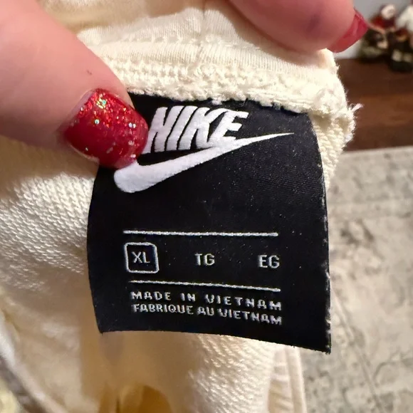 Nike Women's Off-White Athletic Shorts with black embroidered swoosh size XL - Picture 7 of 8